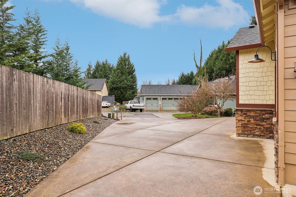 Photo of 4714 NE 123rd Street, Vancouver, WA 98686 (MLS # 2488973)