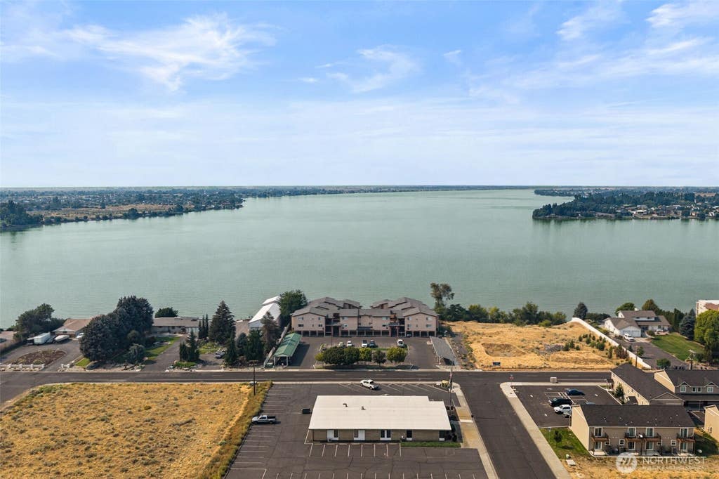 Photo of 2900 W Marina Drive #202, Moses Lake, WA 98837 (MLS # 2568902)