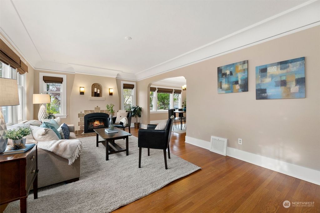 Photo of 5768 28th Avenue NE, Seattle, WA 98105 (MLS # 2221558)