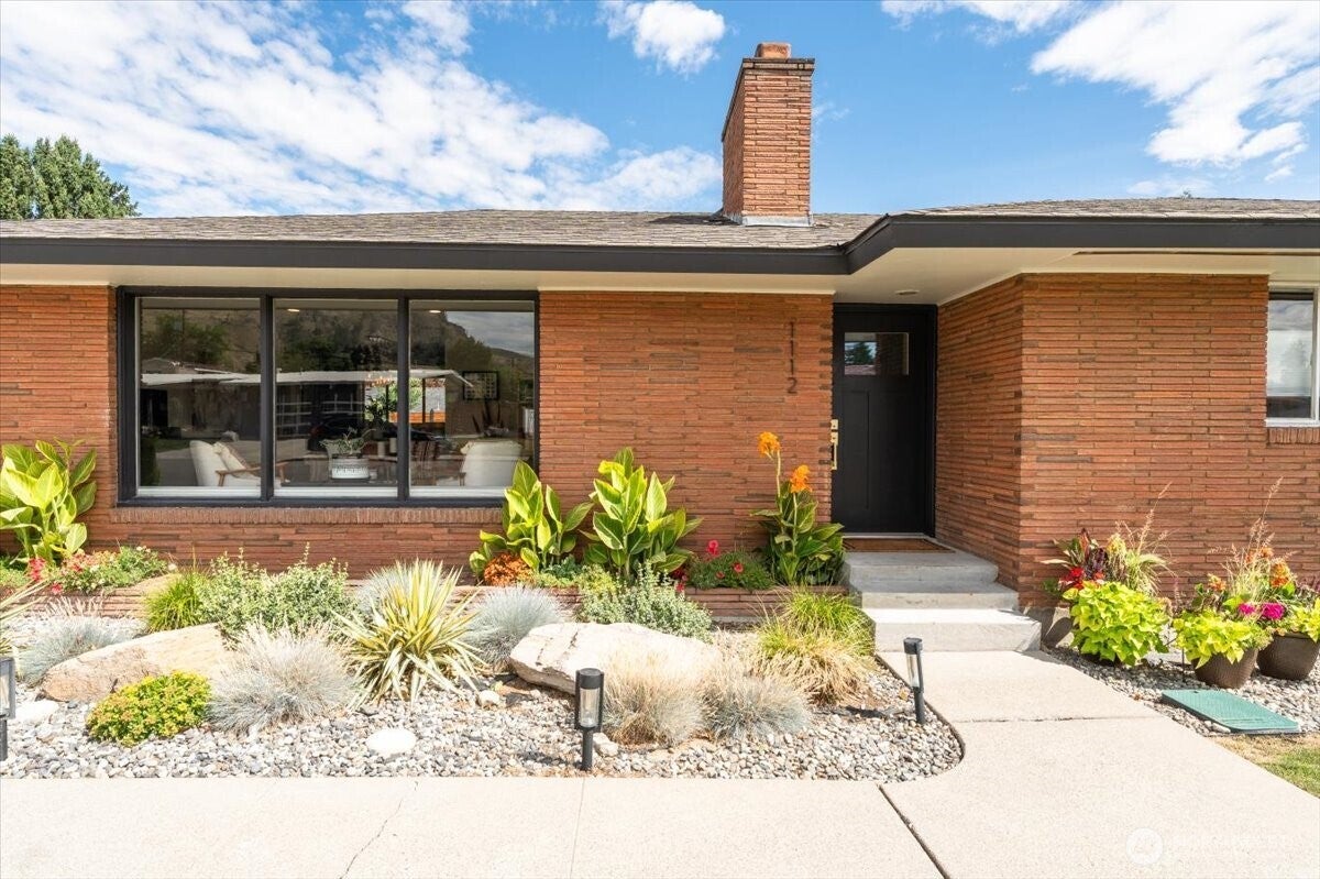 1112 Cedar Street