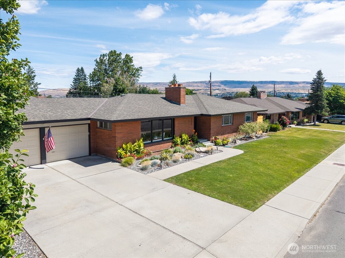 1112 Cedar Street