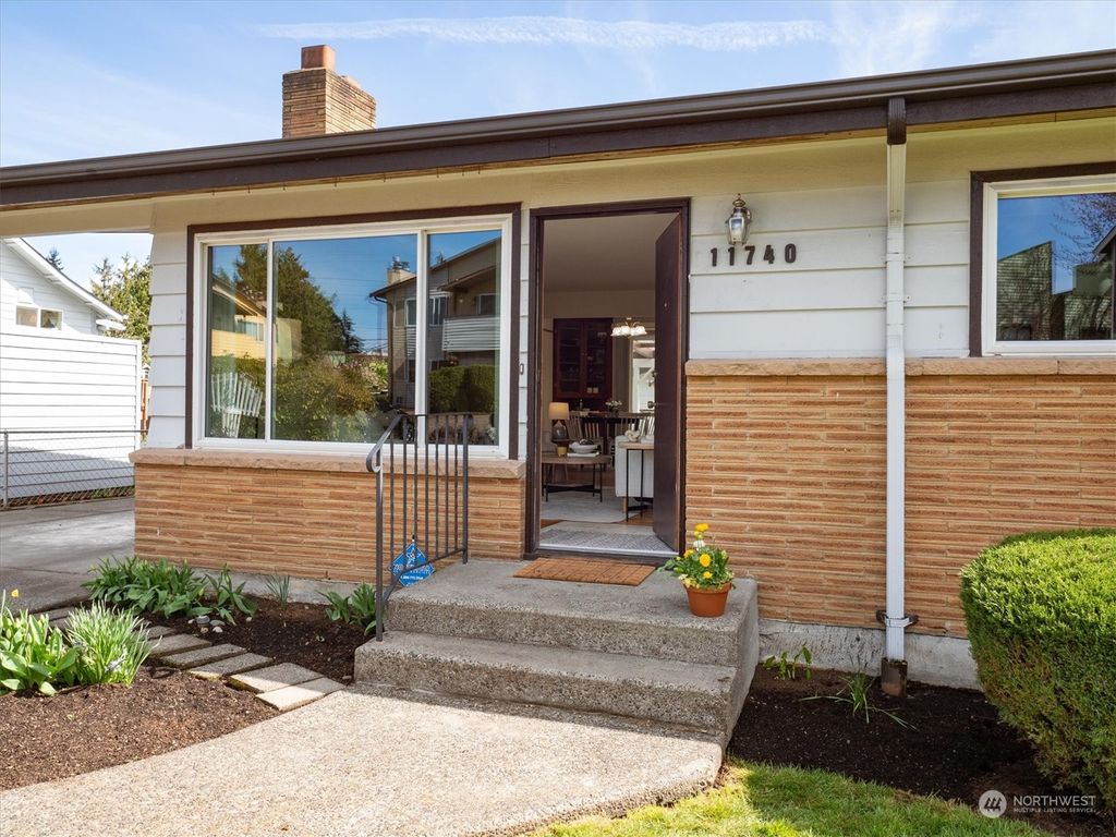 Photo of 11740 16th Avenue NE, Seattle, WA 98125 (MLS # 2217198)