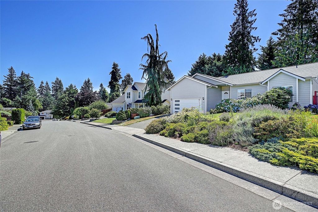 Photo of 122 73rd Street SW, Everett, WA 98203 (MLS # 2420247)