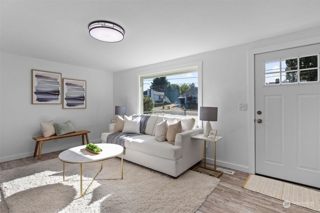 Photo of 17031 33rd Avenue S, SeaTac, WA 98188 (MLS # 2140914)