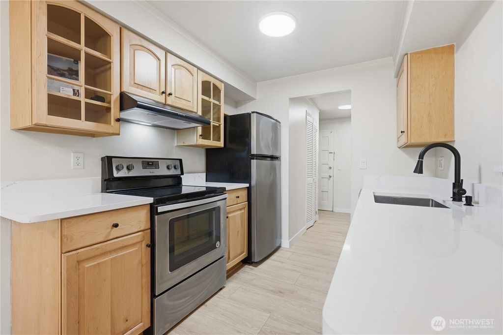 Photo of 17203 NE 45th St St #43, Redmond, WA 98052 (MLS # 2508525)