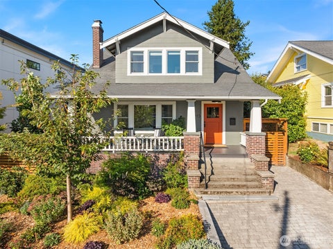 Photo of 3915 Sunnyside Avenue N, Seattle, WA 98013 (MLS # 2582667)