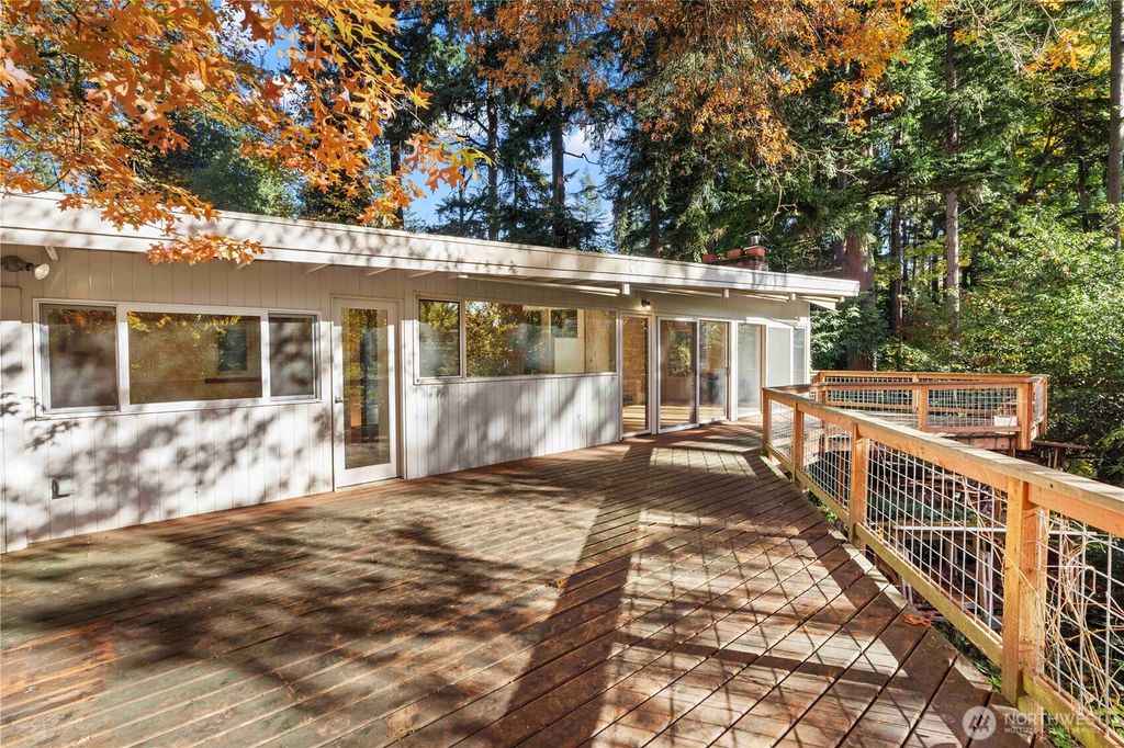 Photo of 12117 SE 26th Street, Bellevue, WA 98005 (MLS # 2446421)