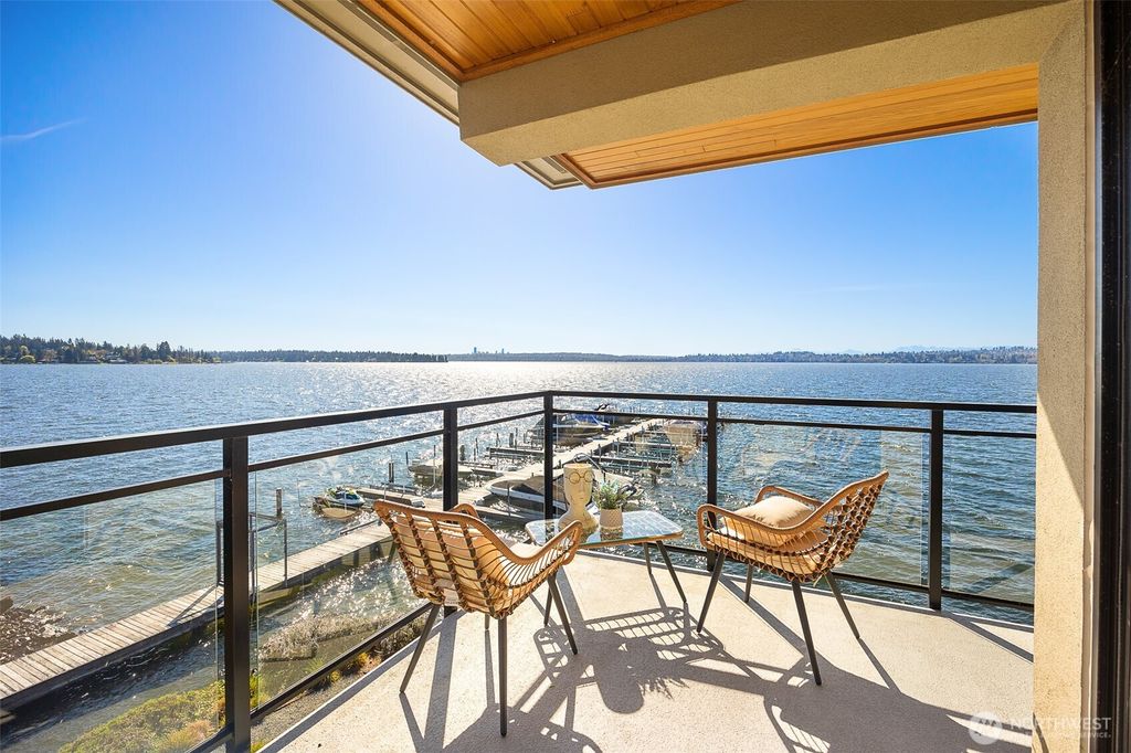 Photo of 6401 Lake Wask Blvd NE #308, Kirkland, WA 98033 (MLS # 2519860)