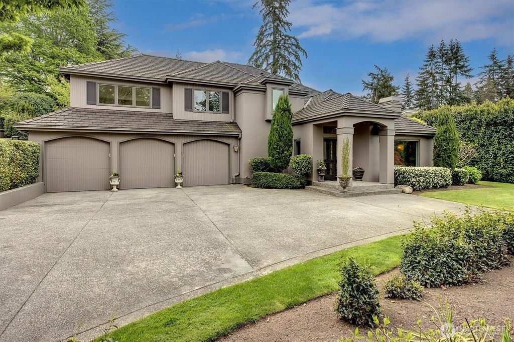 Photo of 9011 Points Drive NE, Clyde Hill, WA 98004 (MLS # 2368647)