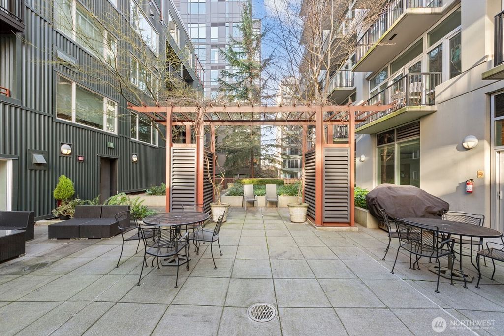 Photo of 2717 Western Avenue #1018, Seattle, WA 98121 (MLS # 2494589)