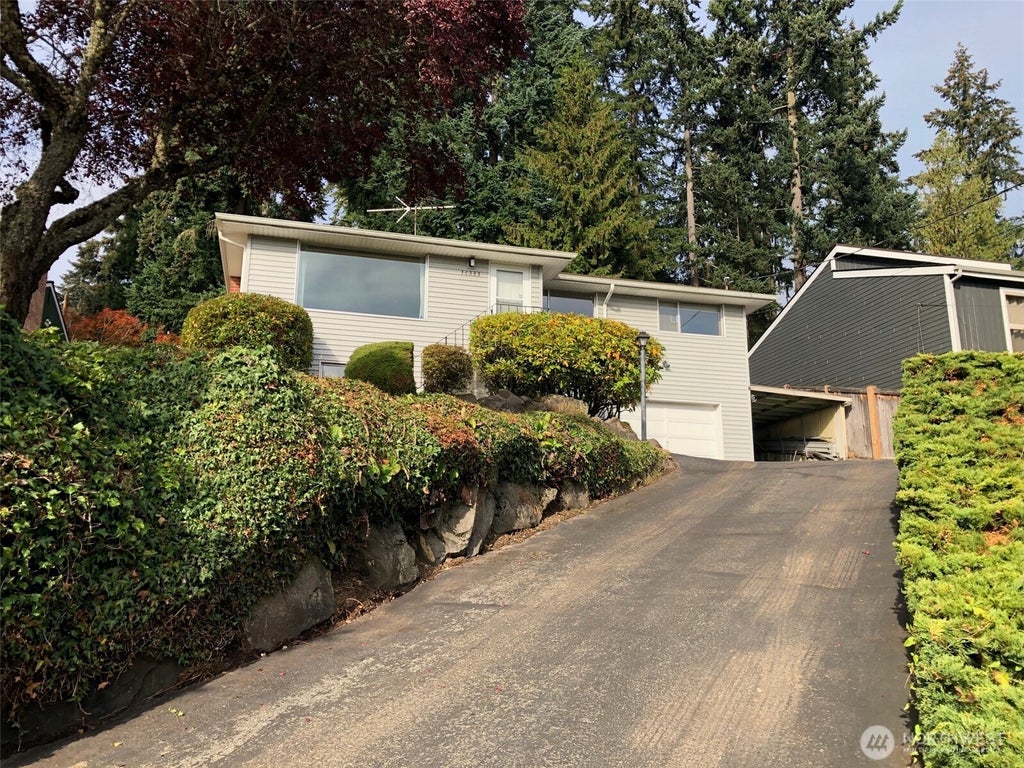 Photo of 16333 Densmore Avenue N, Shoreline, WA 98133 (MLS # 2586554)