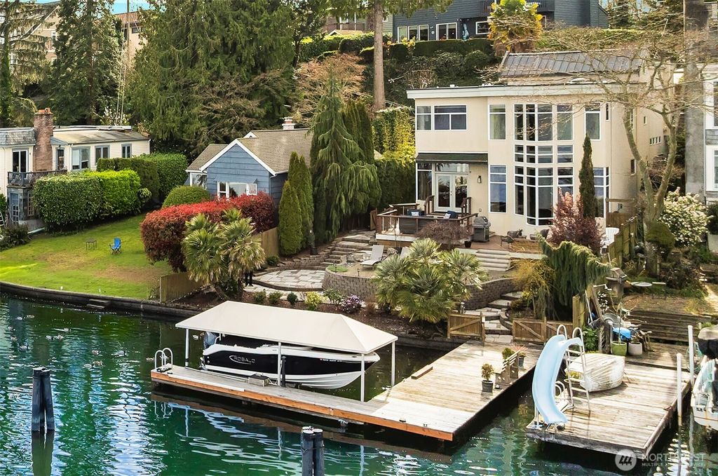 Photo of 8418 Island Drive S, Seattle, WA 98118 (MLS # 2500508)