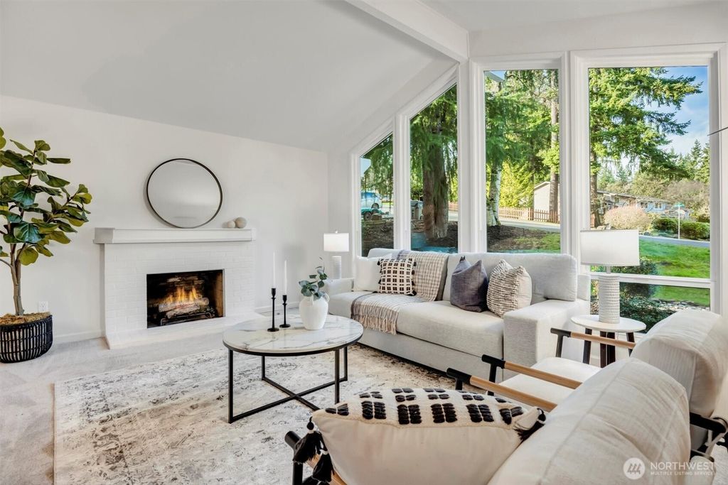 Photo of 11725 NE 102nd Place, Kirkland, WA 98033 (MLS # 2486740)