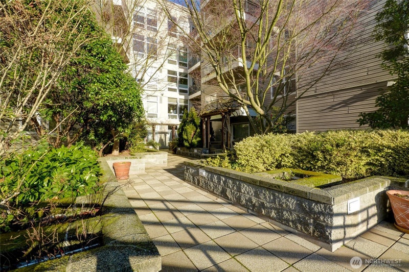 3221 SW Avalon Way 313