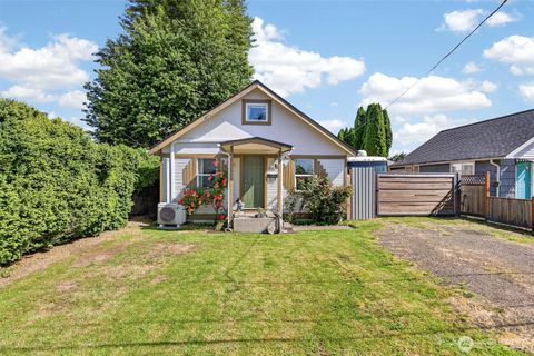 Photo of 105 Ineer Street, Kelso, WA 98626 (MLS # 2525921)