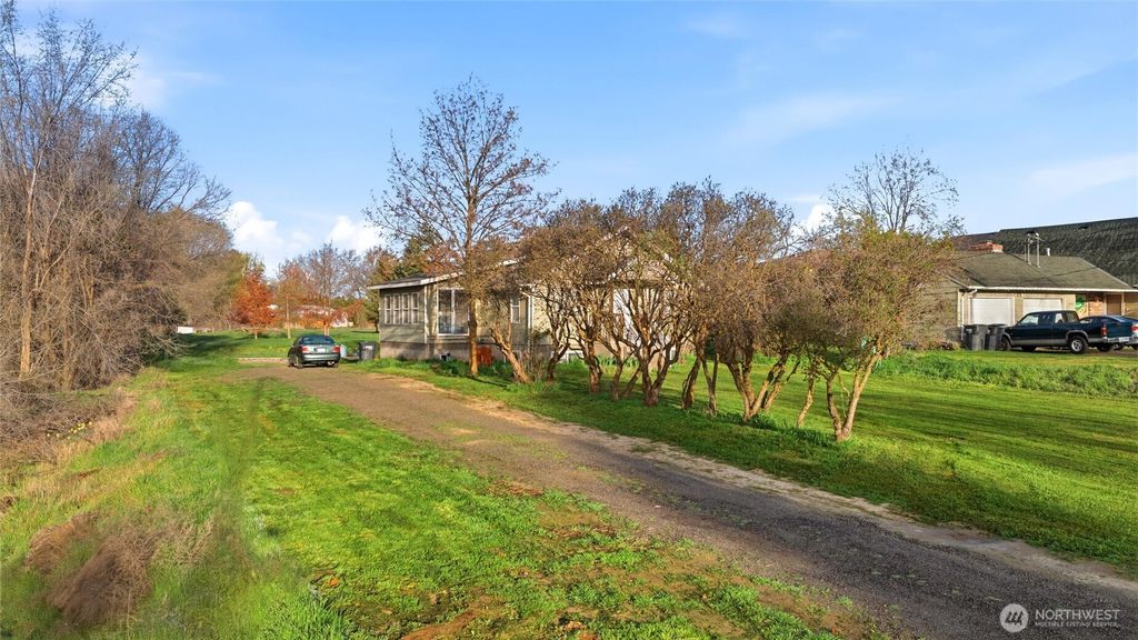 Photo of 1420 S College Avenue #3, College Place, WA 99324 (MLS # 2509706)