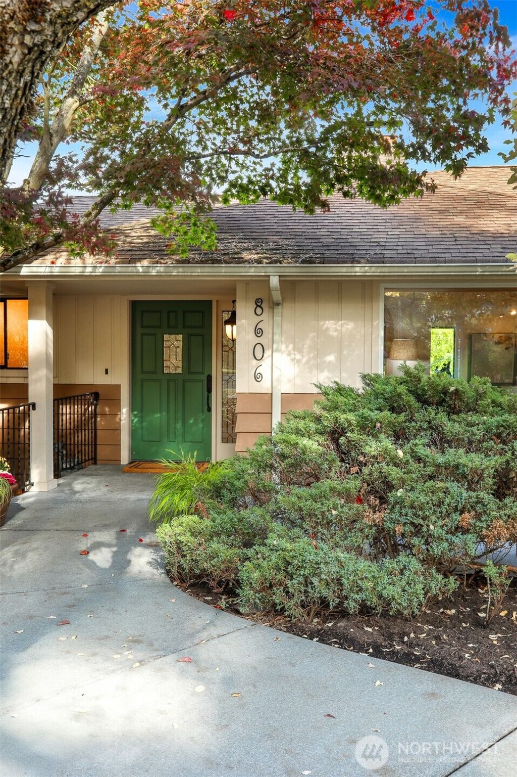 Photo of 8606 29th Avenue NE, Seattle, WA 98115 (MLS # 2447969)