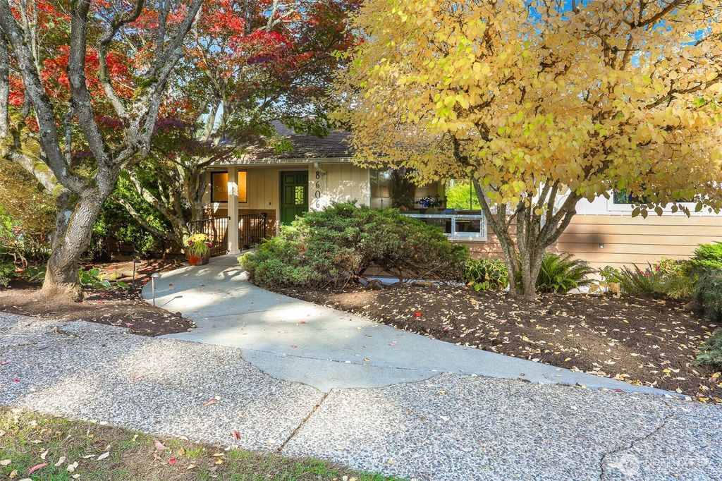 Photo of 8606 29th Avenue NE, Seattle, WA 98115 (MLS # 2447969)