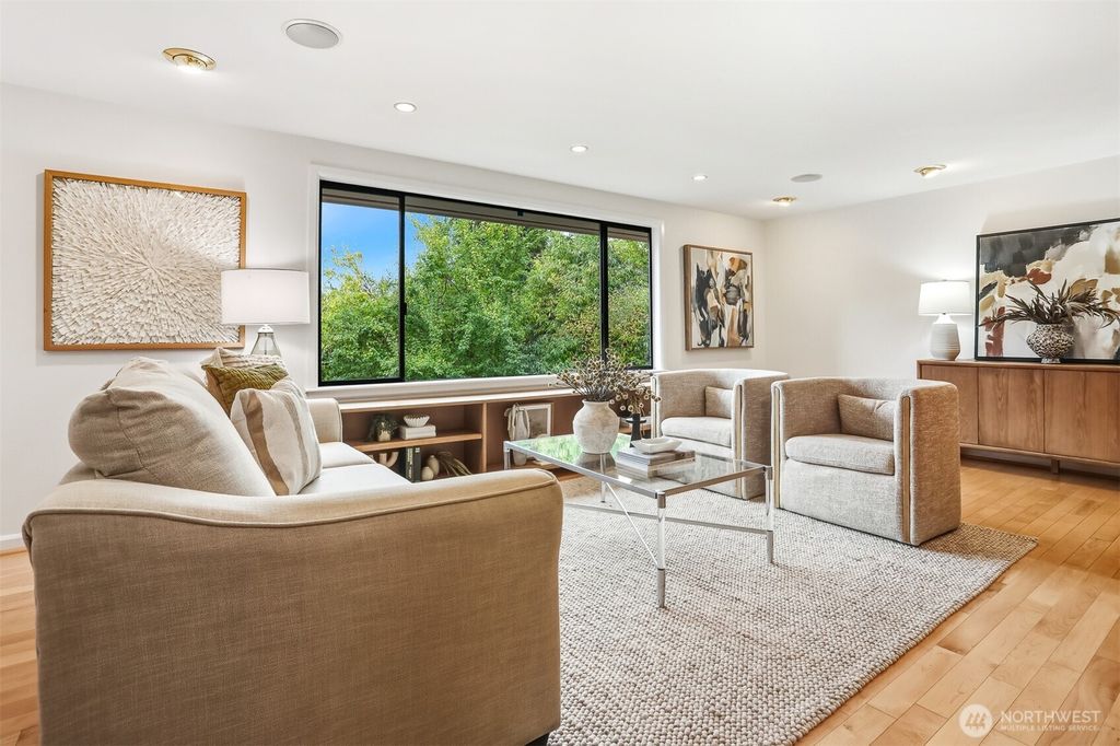 Photo of 8606 29th Avenue NE, Seattle, WA 98115 (MLS # 2447969)