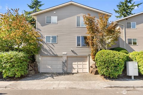 Photo of 1304 Chestnut Street #5, Everett, WA 98201 (MLS # 2434634)