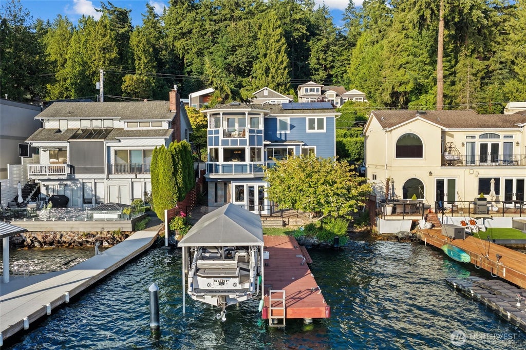 Photo of 13133 Holmes Point Drive NE, Kirkland, WA 98034 (MLS # 2589359)