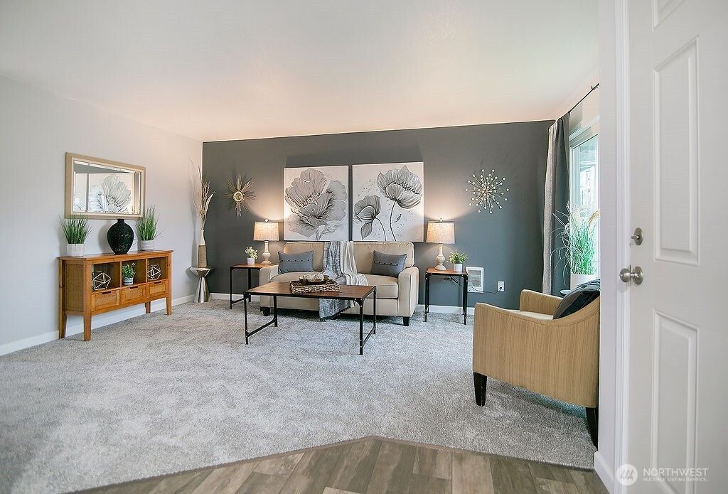 Photo of 341 24th Avenue, Longview, WA 98632 (MLS # 2467519)