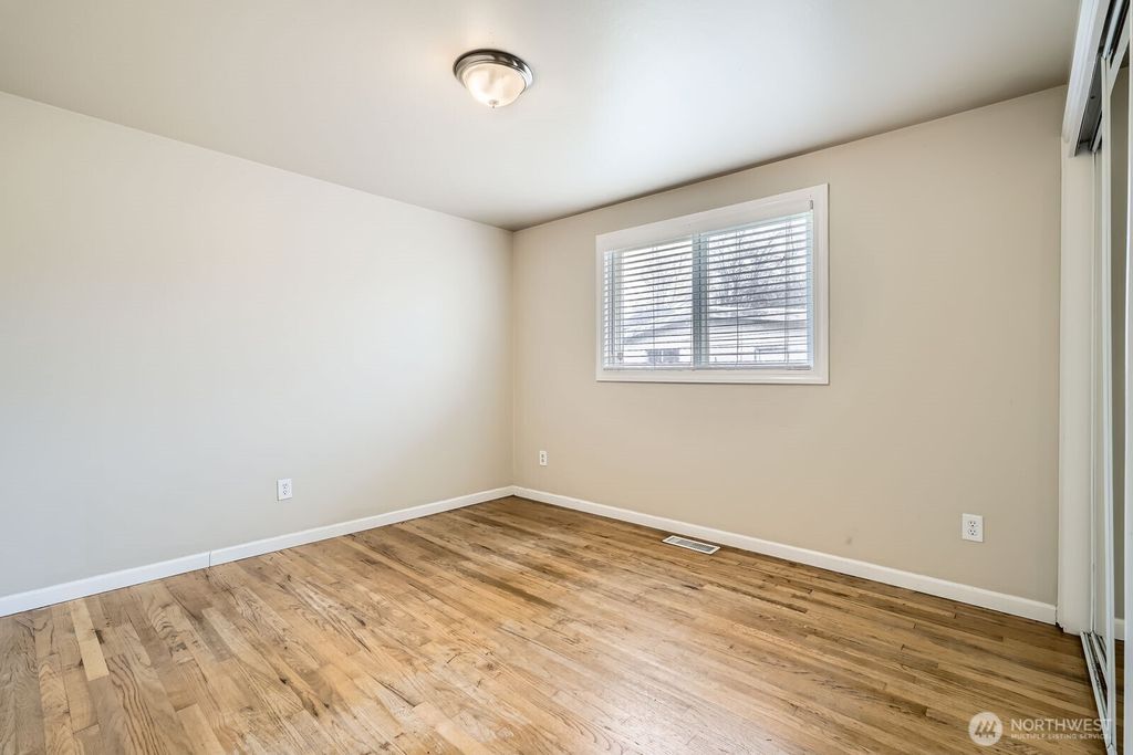Photo of 24107 15th Avenue S, Des Moines, WA 98198 (MLS # 2349399)