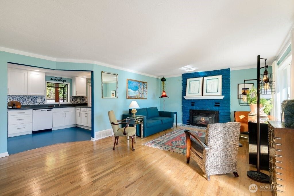 Photo of 16533 34th Avenue NE, Lake Forest Park, WA 98155 (MLS # 2503432)