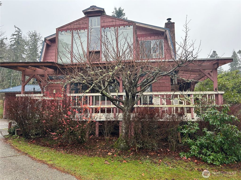 Photo of 6423 Admiralty Way Way, Freeland, WA 98249 (MLS # 2461623)