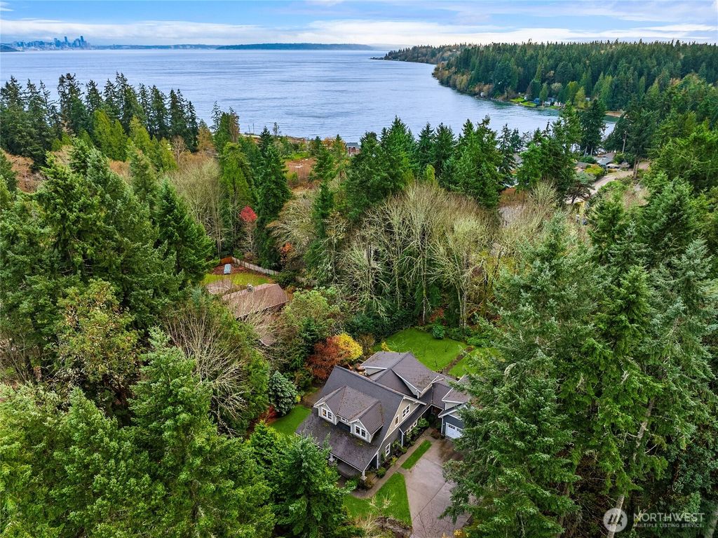 Photo of 9705 NE Beach Crest Drive, Bainbridge Island, WA 98110 (MLS # 2458153)