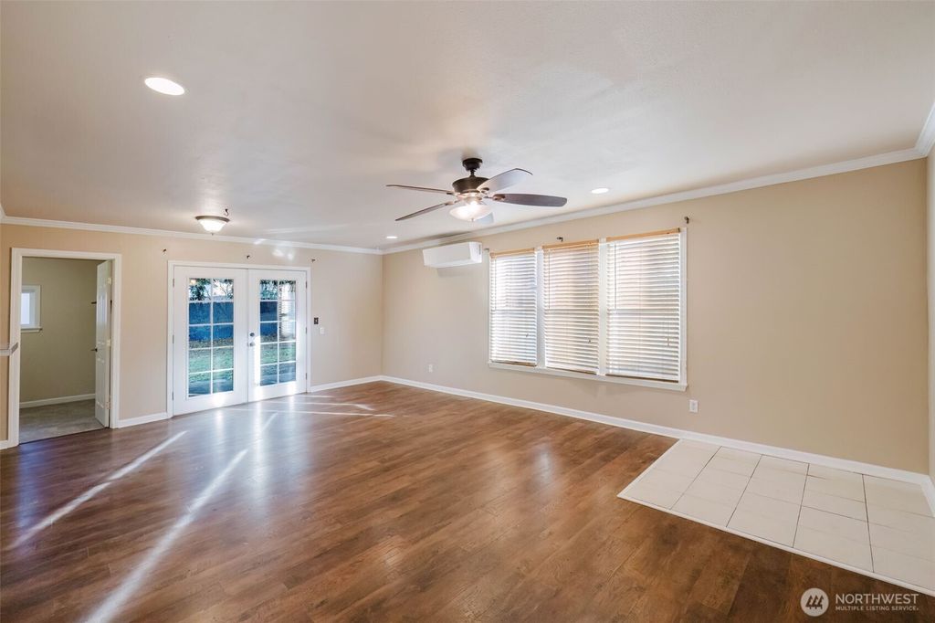 Photo of 1104 E 31st Street, Bremerton, WA 98310 (MLS # 2460096)