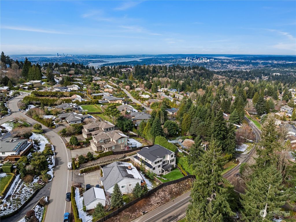 Photo of 15026 SE 51st Street, Bellevue, WA 98006 (MLS # 2205224)