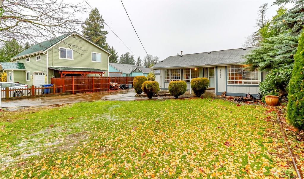 Photo of 1316 S 279th Street, Des Moines, WA 98198 (MLS # 2184376)