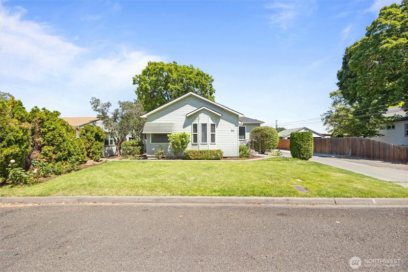 26 SW 13TH