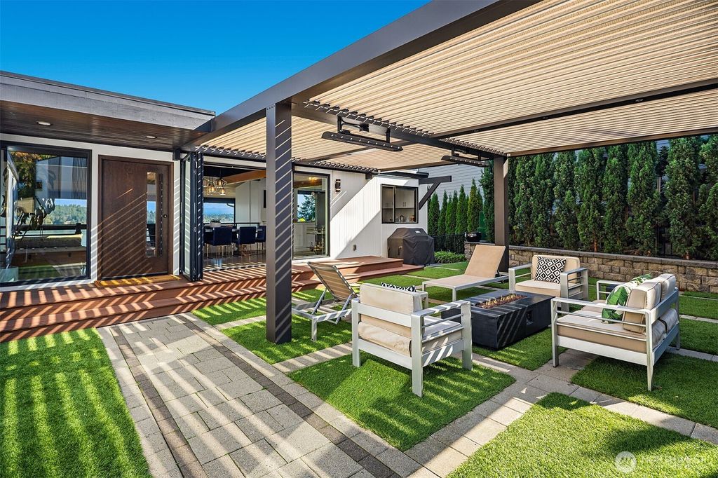 Photo of 8540 53rd Court NE, Seattle, WA 98115 (MLS # 2445155)