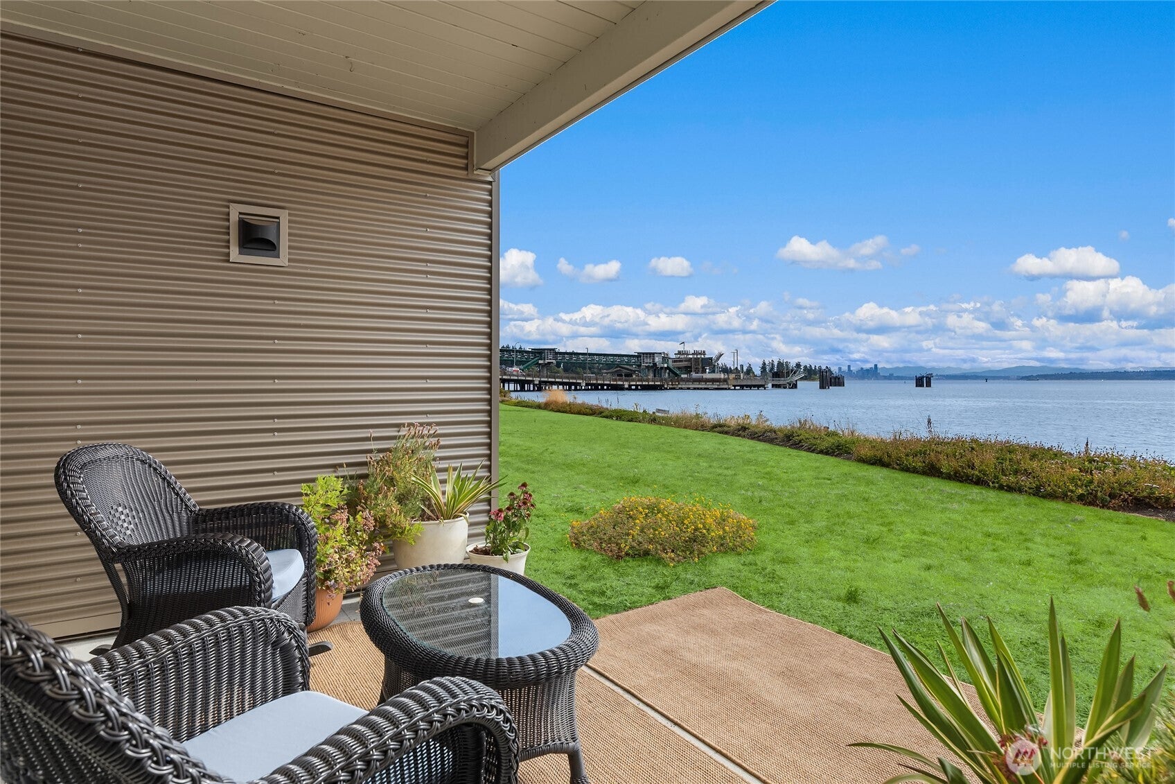 428 Harborview Drive SE 114