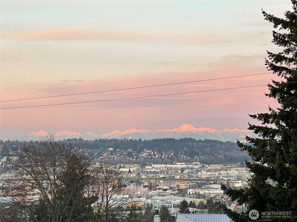 Photo of 4421 Greenwood Avenue N #203, Seattle, WA 98103 (MLS # 2440006)