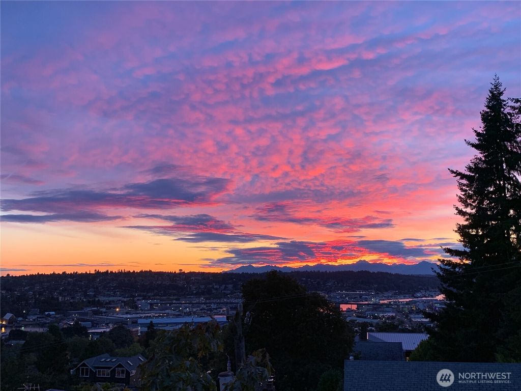 Photo of 4421 Greenwood Avenue N #203, Seattle, WA 98103 (MLS # 2440006)