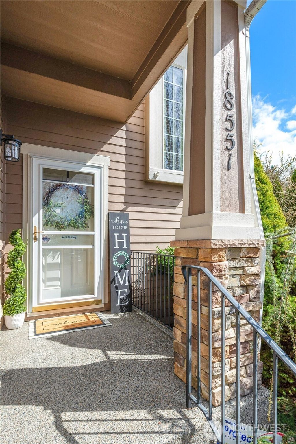 Photo of 18551 E 96th Avenue, Puyallup, WA 98375 (MLS # 2504355)