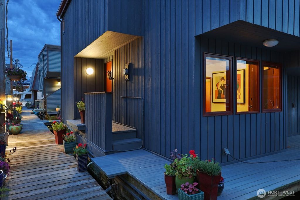 Photo of 2727 Fairview Avenue E #Unit 4, Seattle, WA 98102 (MLS # 2517214)