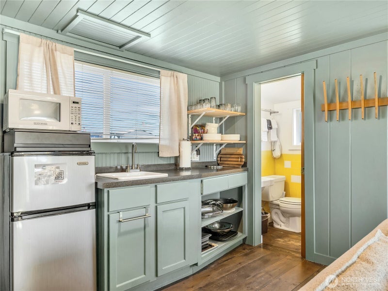 105 Ocean Beach Boulevard S 8