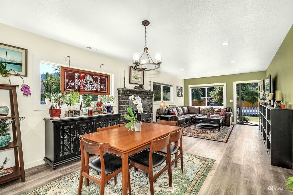 Photo of 8850 Falls Avenue SE, Snoqualmie, WA 98065 (MLS # 1980978)