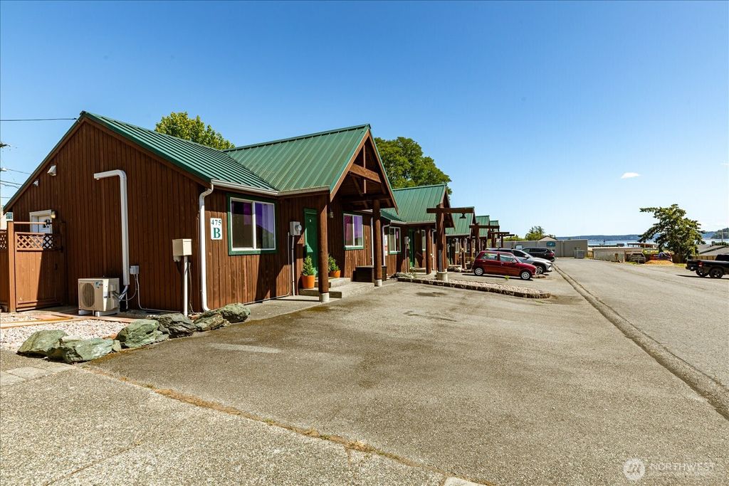 Photo of 475 SE Barrington Drive #B, Oak Harbor, WA 98277 (MLS # 2542269)