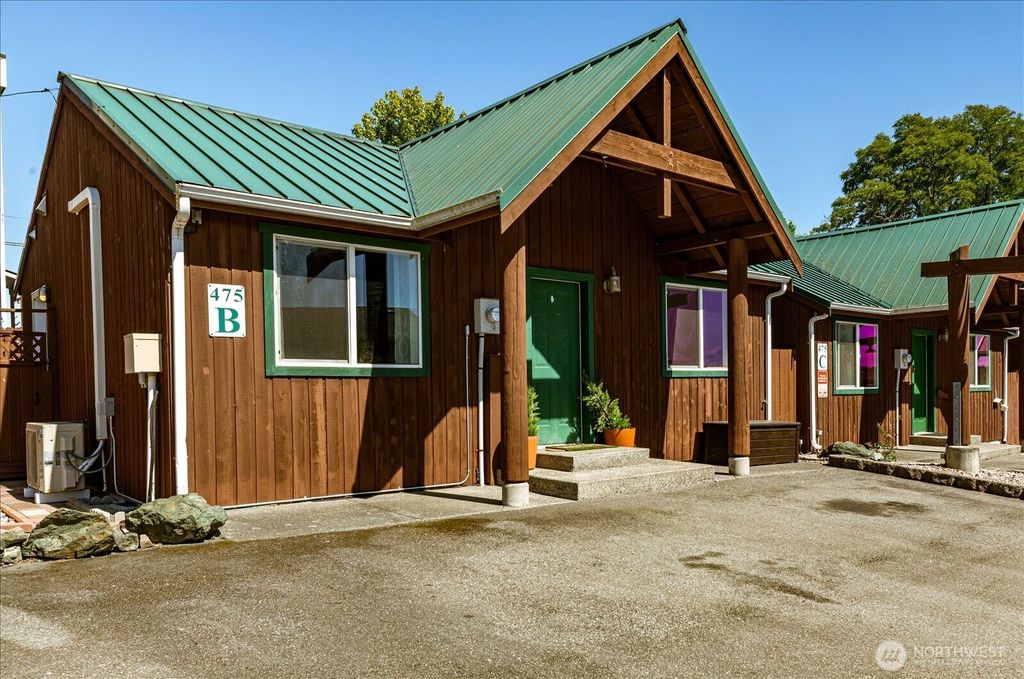 Photo of 475 SE Barrington Drive #B, Oak Harbor, WA 98277 (MLS # 2542269)