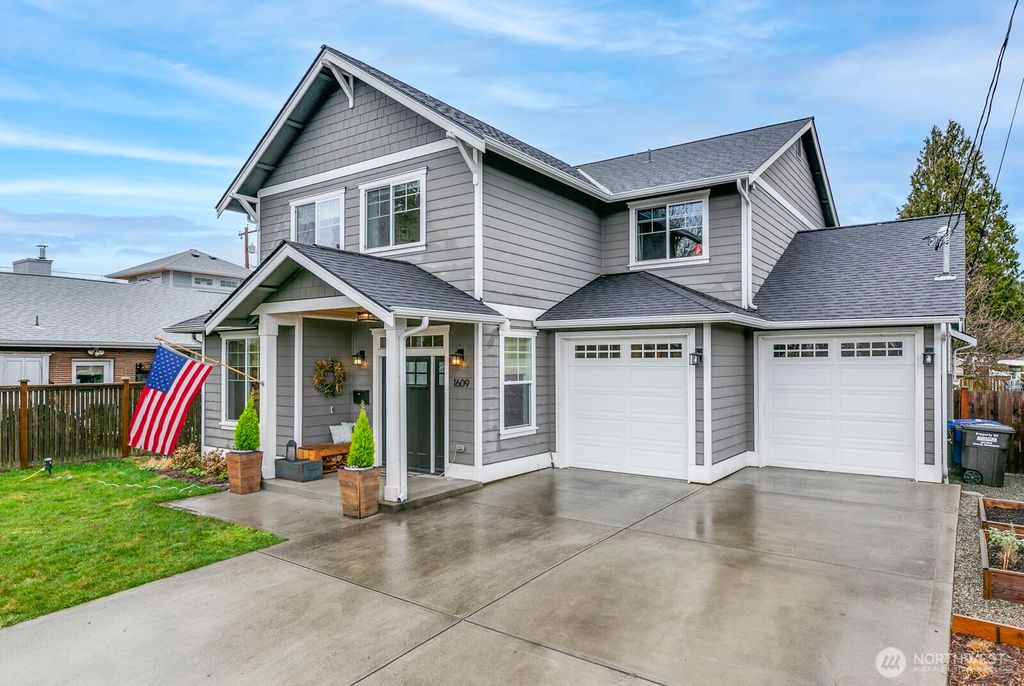 Photo of 1609 5th Street, Everett, WA 98201 (MLS # 2338942)