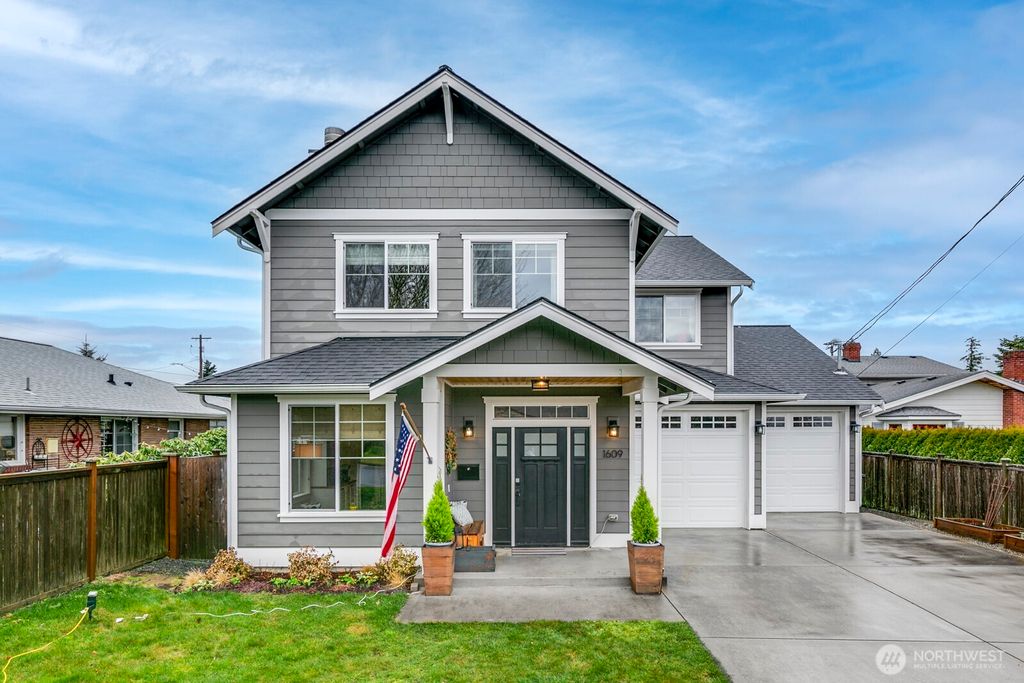 Photo of 1609 5th Street, Everett, WA 98201 (MLS # 2338942)