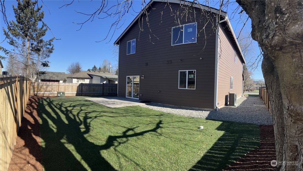 Photo of 120 Milwaukee Boulevard S, Pacific, WA 98047 (MLS # 2039147)