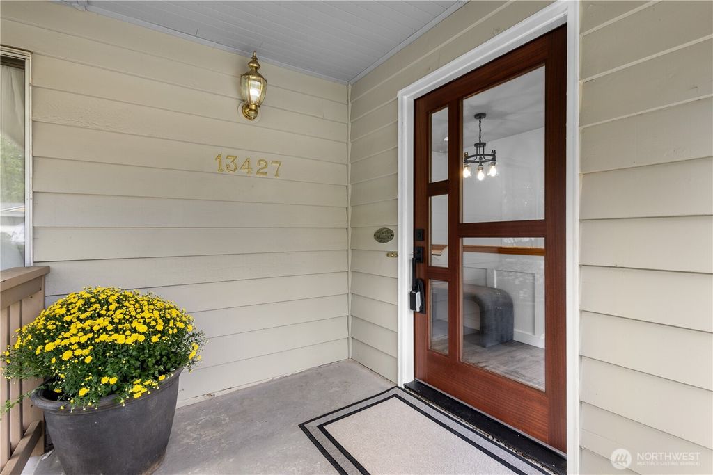 Photo of 13427 90th Avenue NE, Kirkland, WA 98034 (MLS # 2413288)