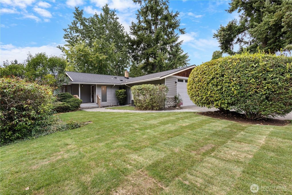 Photo of 13427 90th Avenue NE, Kirkland, WA 98034 (MLS # 2413288)