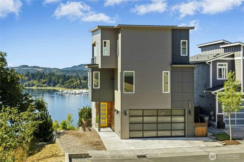 3347 Amak Lane Bremerton WA 98310